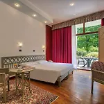 Park Junior Hotel 4*