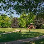 Park Junior 4*