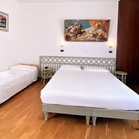 Park Junior Hotel 4*