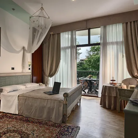 Park Junior Hotel 4*